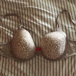 34 DDD Victoria’s Secret bra